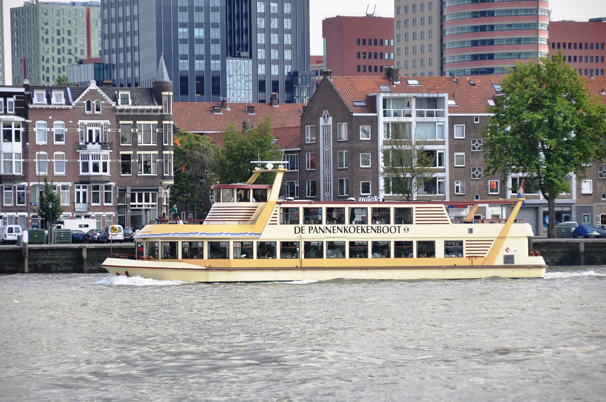 Pannkaksbåten i Rotterdam